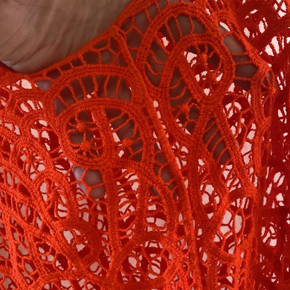 Beautiful red crocheted top with underlining top and bright fire engine red - Picture 4 of 4